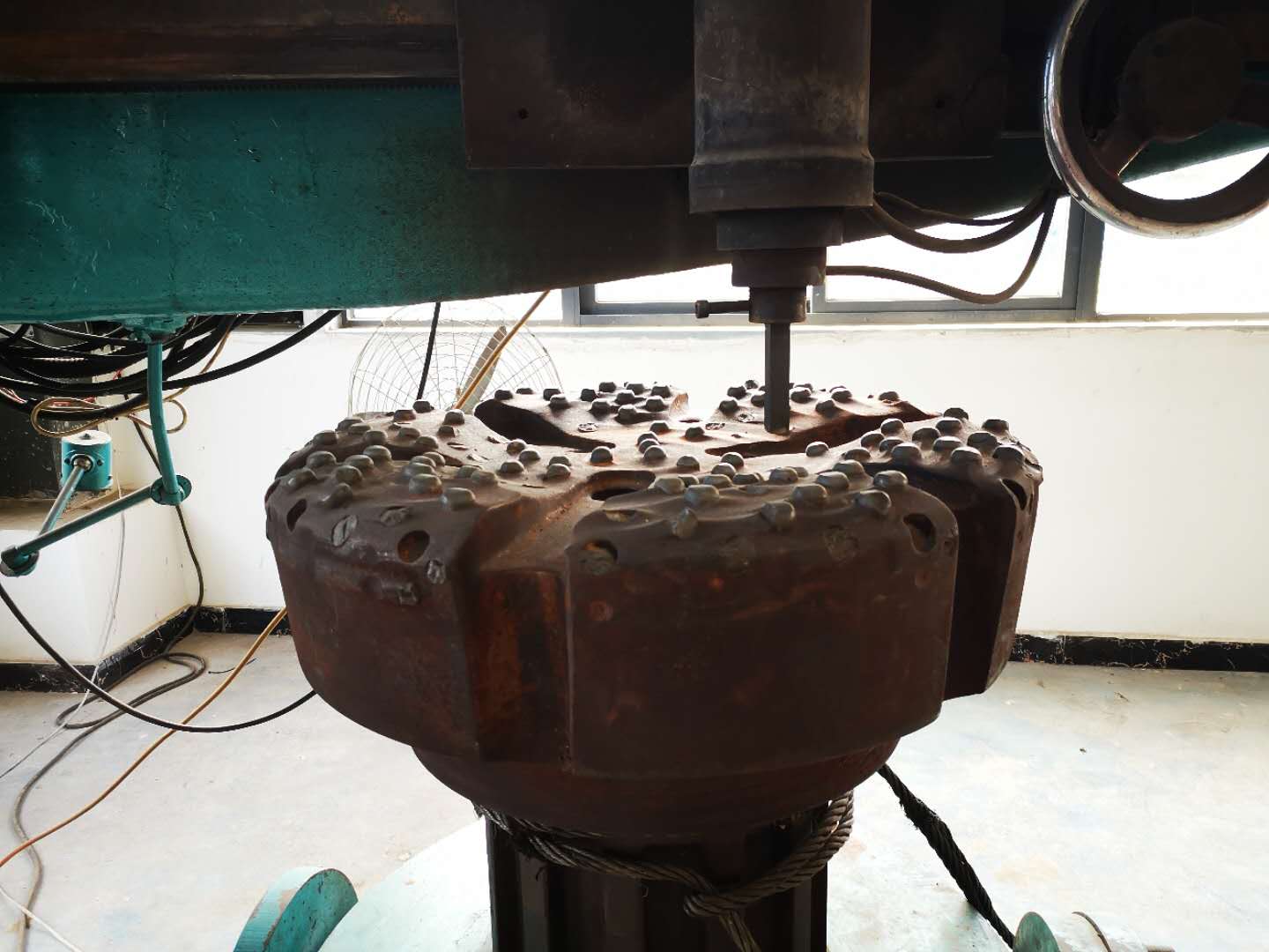 修复维修超大孔径潜孔锤系统在广州中科振宇潜孔锤科技上线